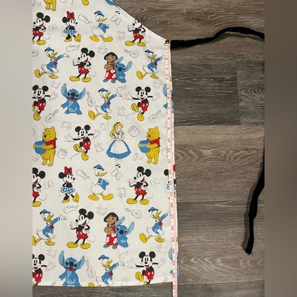 Disney Character Kitchen Apron Features Mickey Minnie Donald Winnie Alice Stitch - Picture 6 of 8
